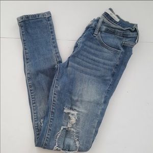 Kancan light wash distressed skinny jeans